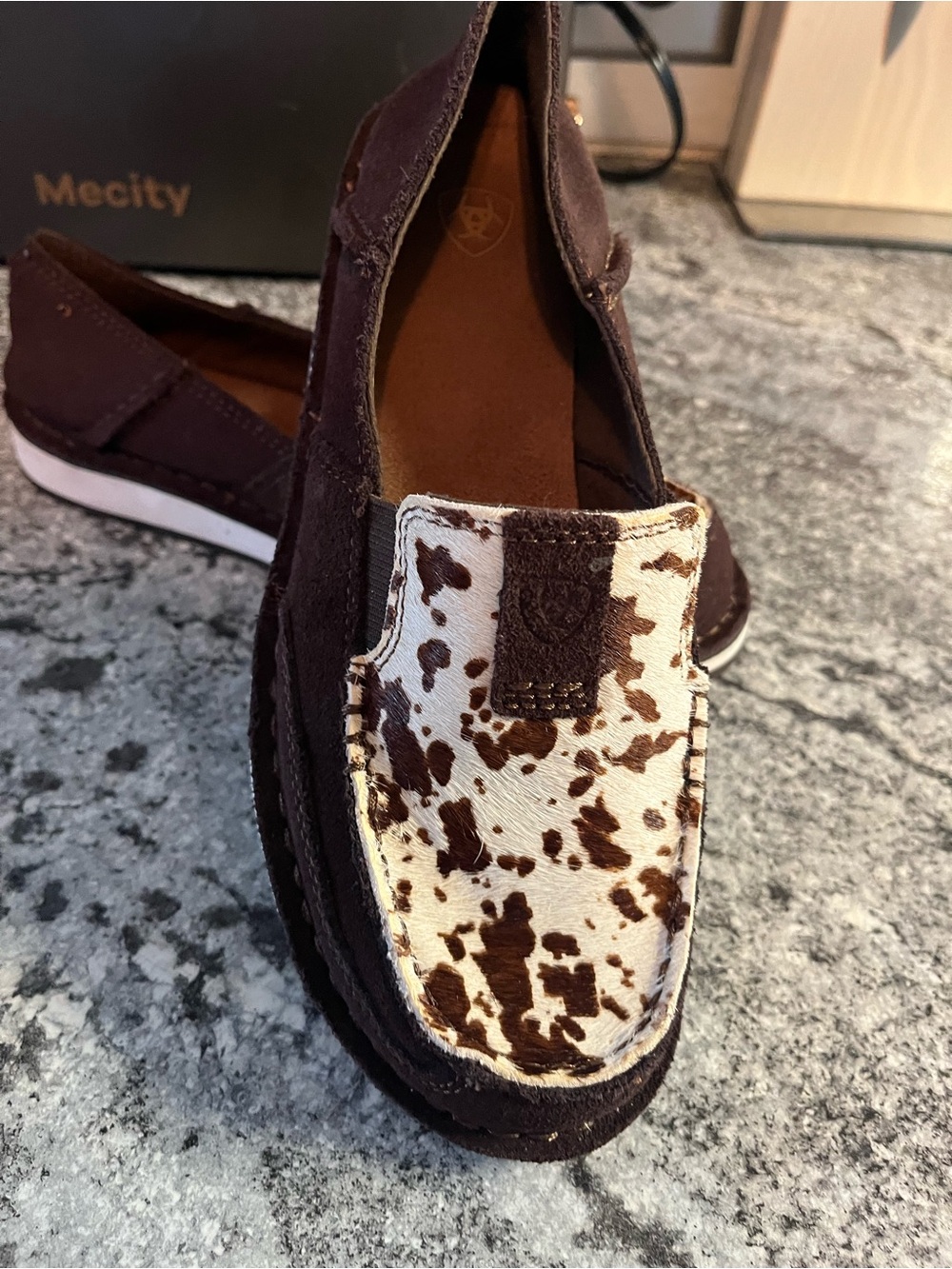 Ariat Women Cruiser Boat Shoe Leather Loafer Chocolate Chip Suede/Spotted Hair 7